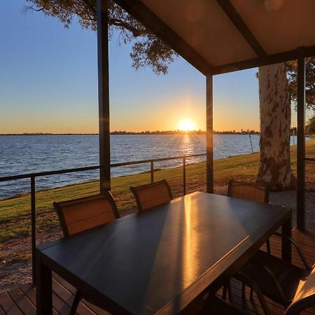 Lake Boga Caravan Park 外观 照片