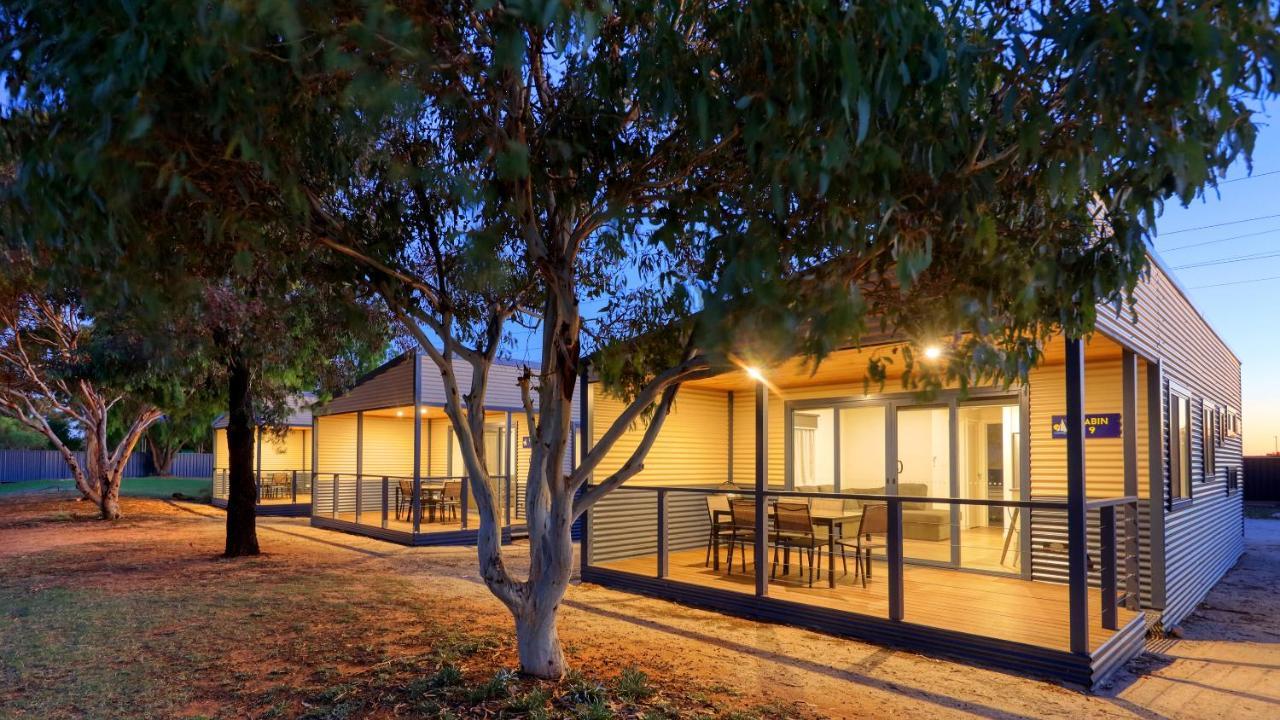 Lake Boga Caravan Park 外观 照片