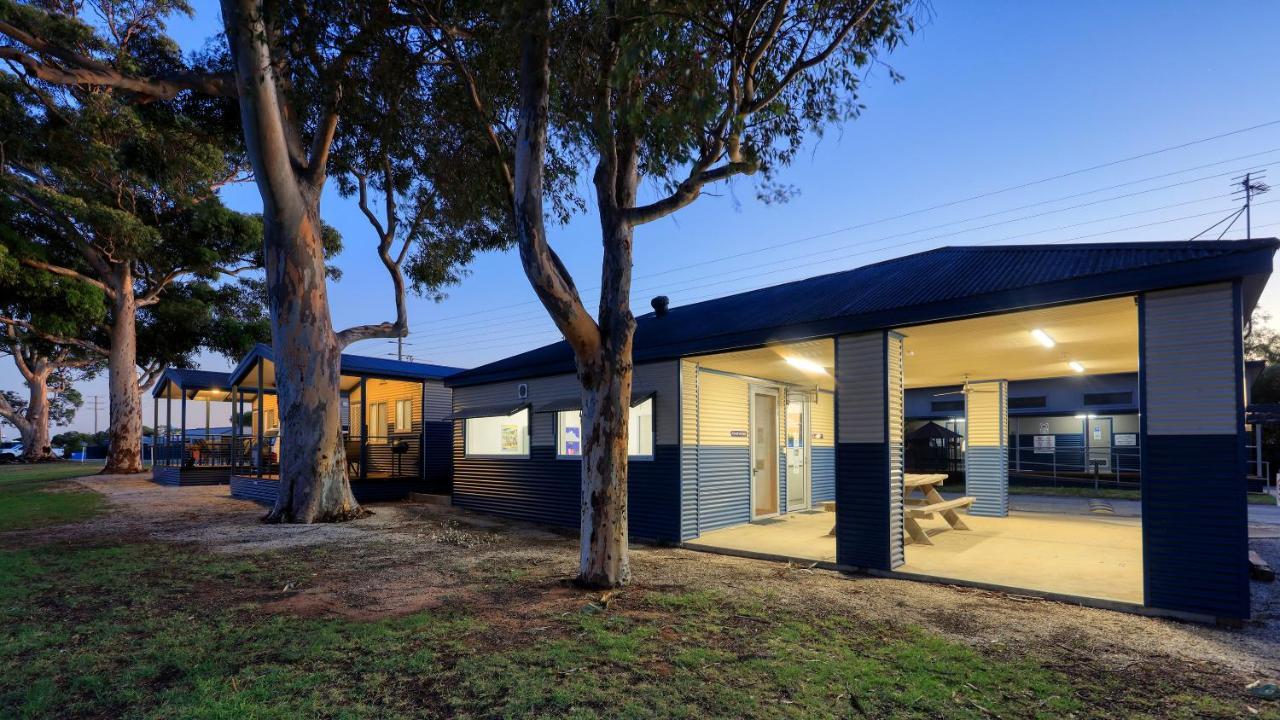Lake Boga Caravan Park 外观 照片