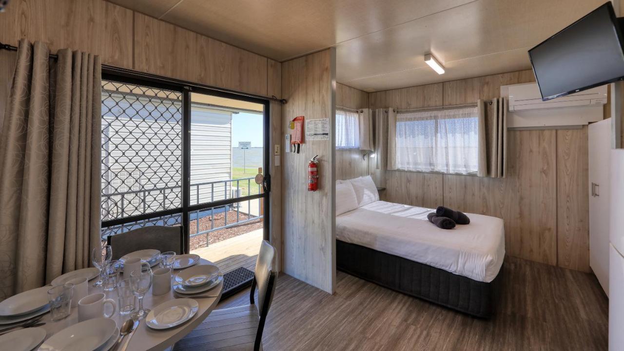 Lake Boga Caravan Park 外观 照片