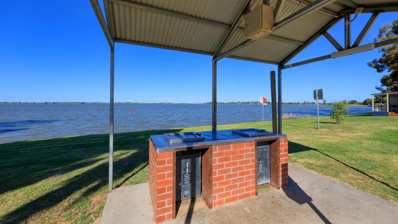 Lake Boga Caravan Park 外观 照片