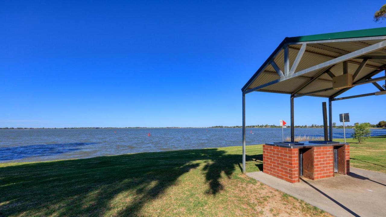 Lake Boga Caravan Park 外观 照片