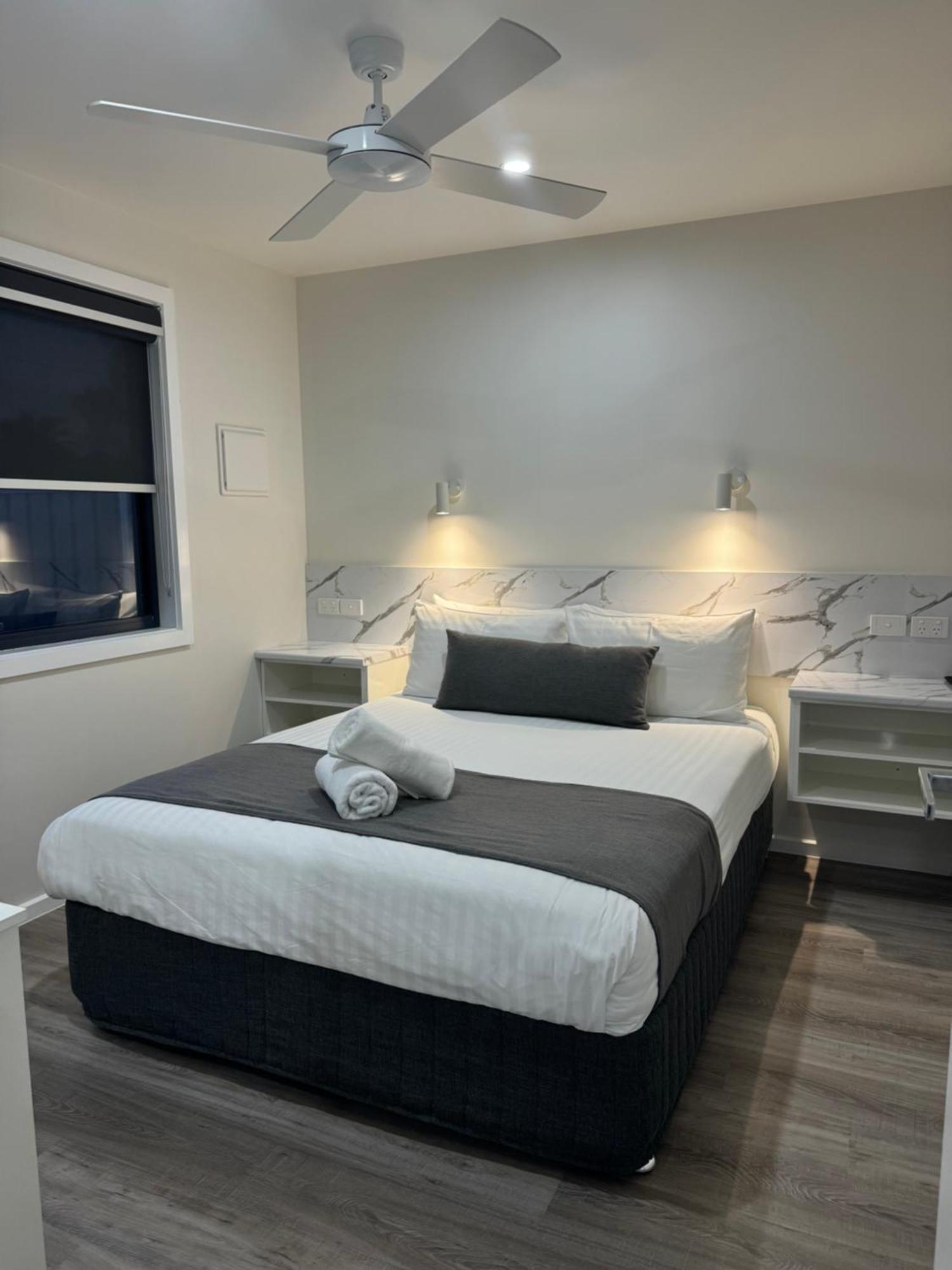 Lake Boga Caravan Park 外观 照片