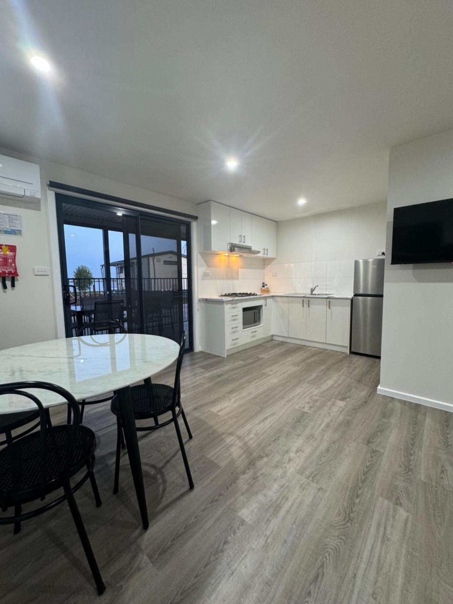 Lake Boga Caravan Park 外观 照片